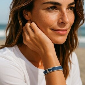 COACH | Logo Hinged Bangle Bracelet Blue/Silver